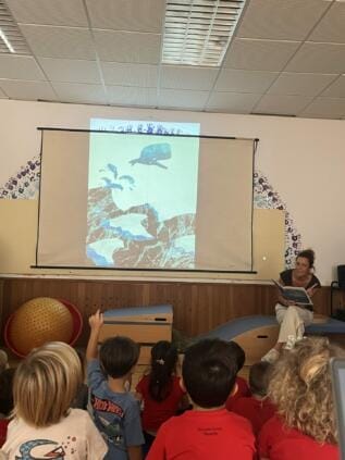 Vorlesestunde im Regenbogenkindergarten (1)