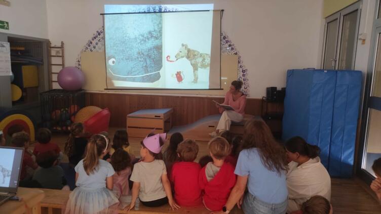 Vorlesestunde im Regenbogenkindergarten (2)